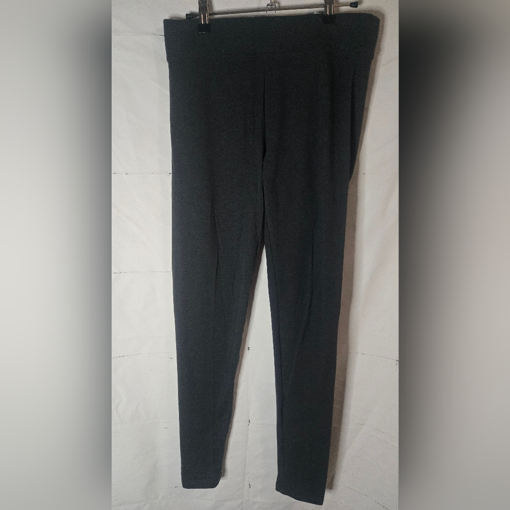 Sonoma Gray Dress Pants with Streamlined Silhouette